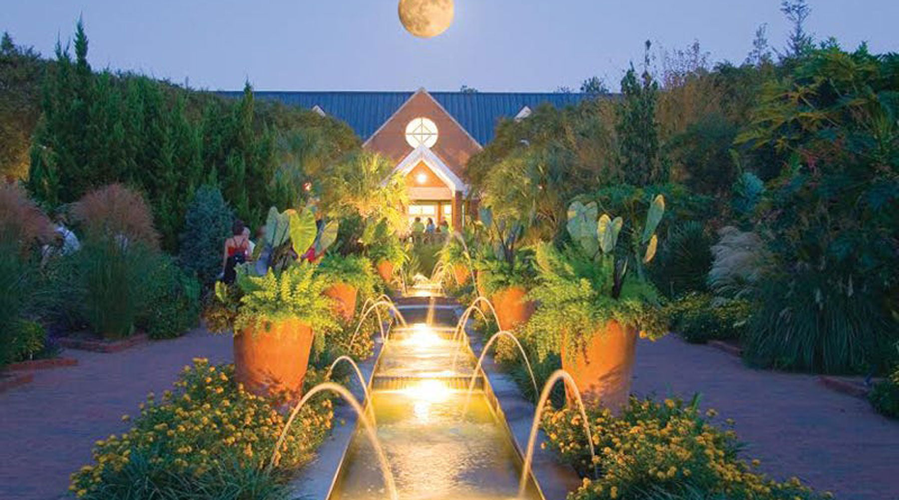 11 Types of Water Features to Add a Refreshing Touch to Your Yard, image size:1800x1001